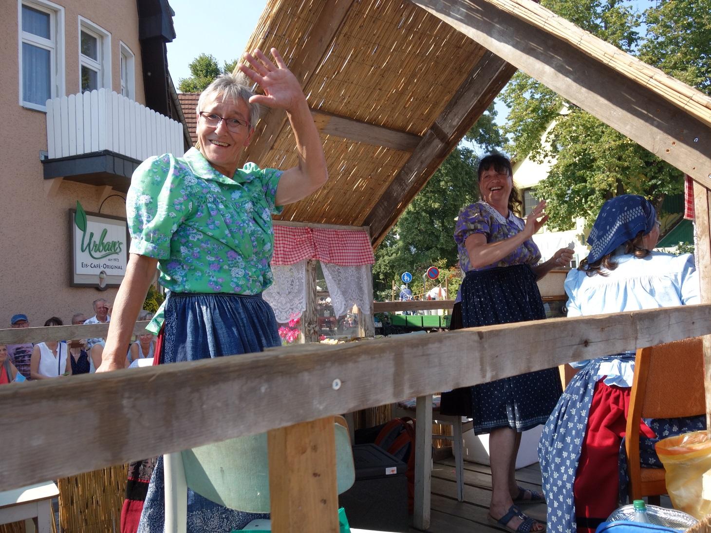 Ströbitzer Landleben beim 27. Heimat- und Trachtenfest in Burg (Spreewald)