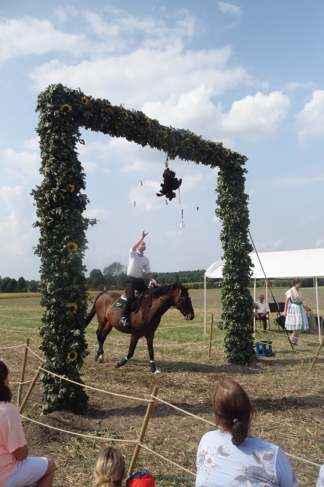 Erntefest mit Hahnrupfen 2021