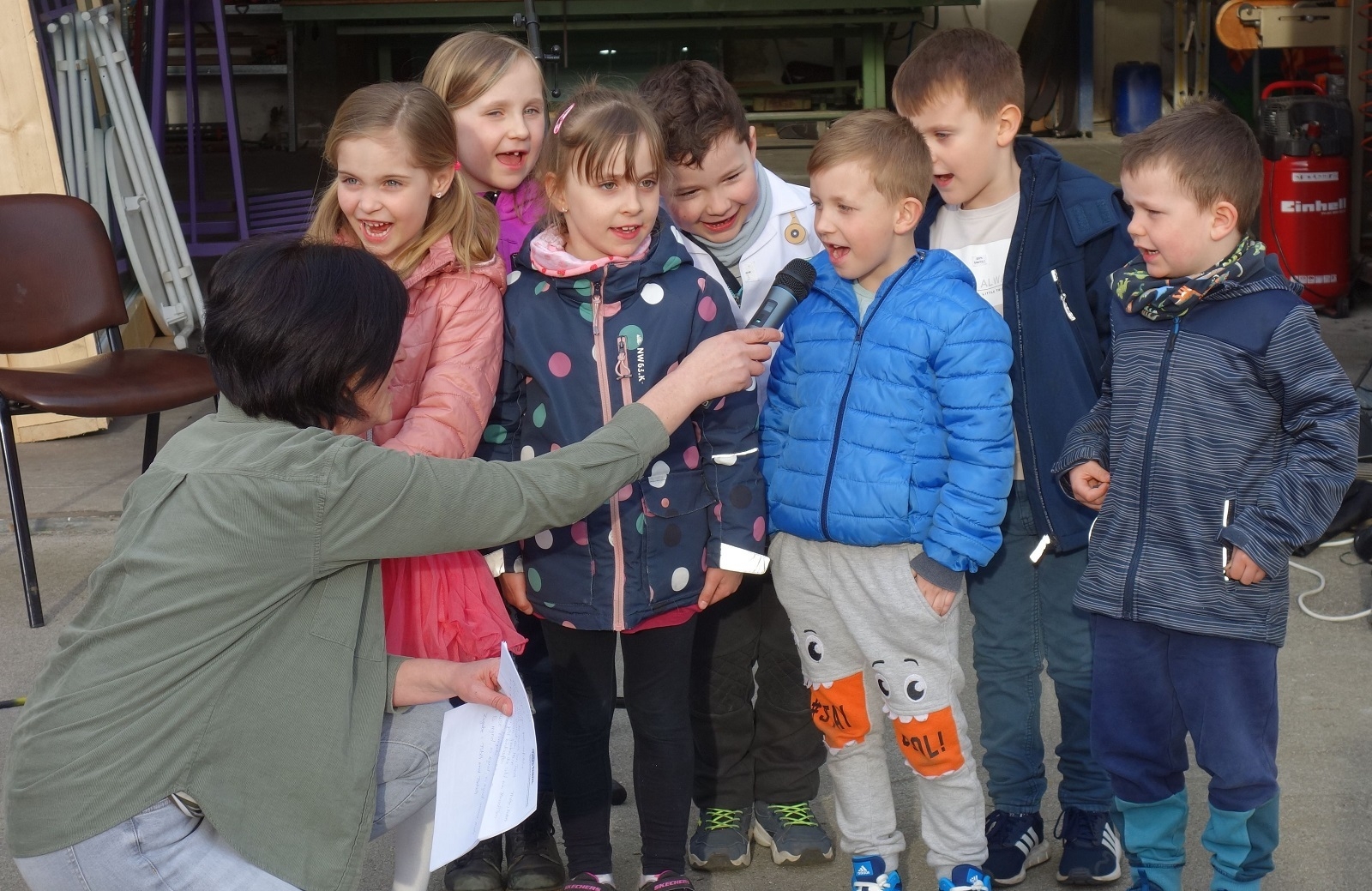Mit Frühlingsliedern und -gedichten erfreuten die "Wasserfrösche" von der Fröbel-Kita "Kneipp-Piraten".